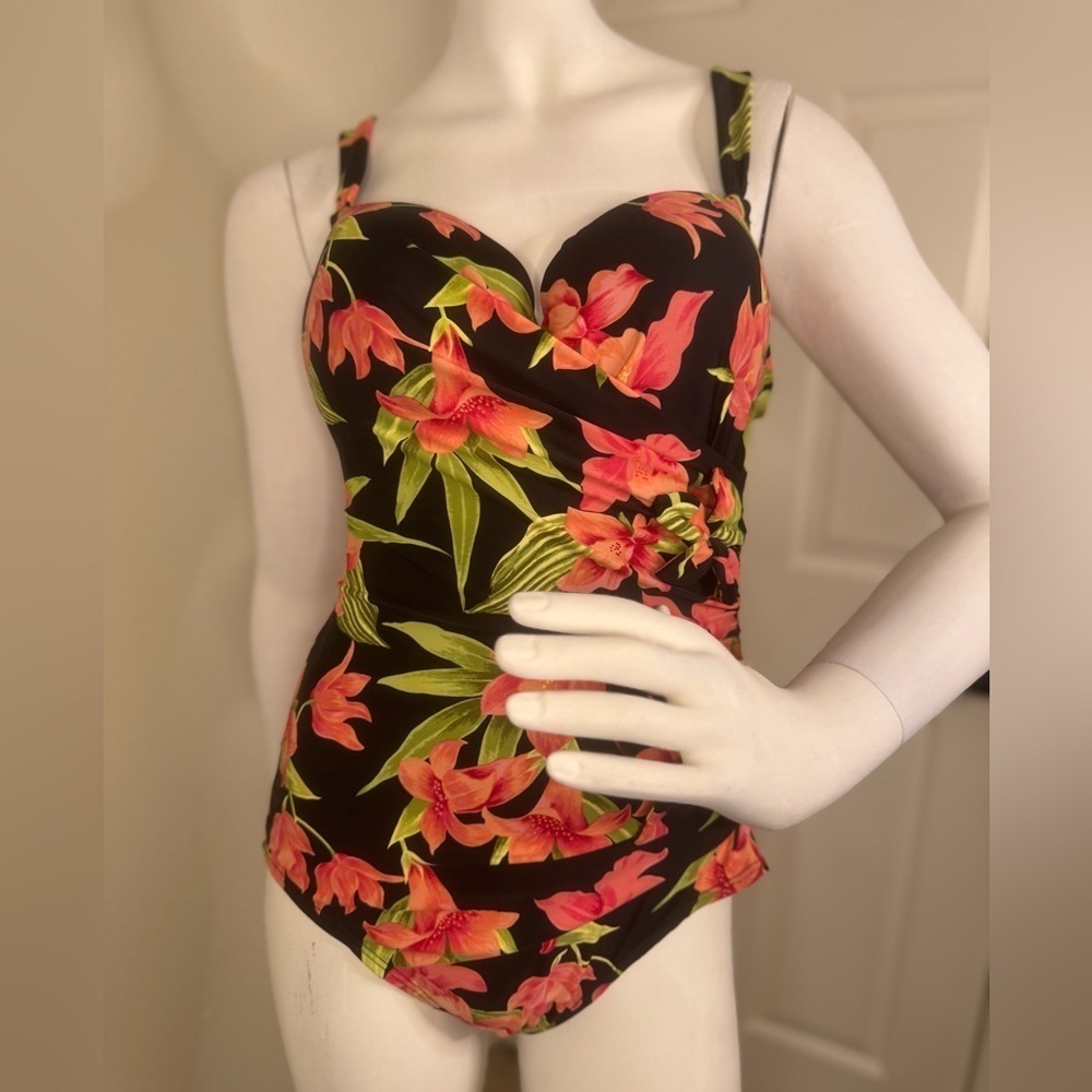 St. John's Bay Floral One Piece Swimsuit Size 10.